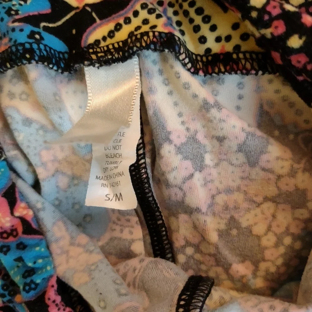 5/$25 Girls LuLa Roe Leggings, Size S/M - Picture 2 of 2